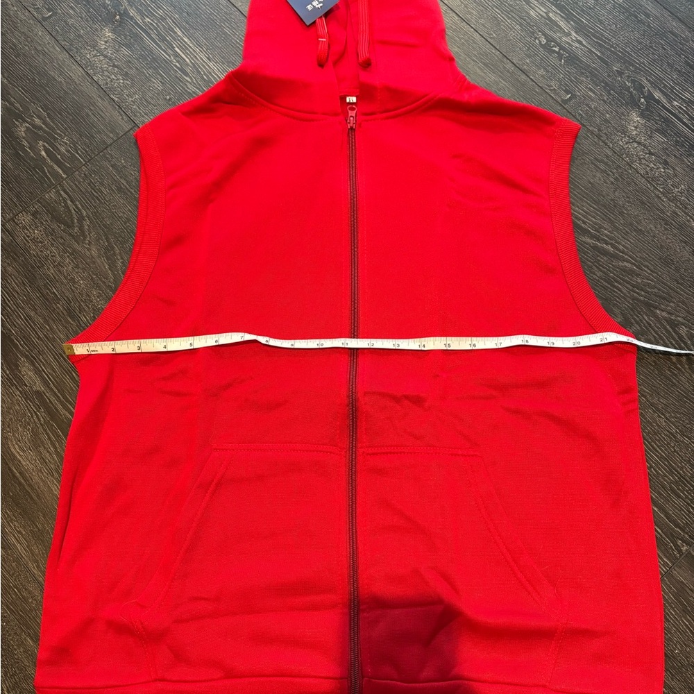 NWT red sweatshirt vest size M - Picture 4 of 5